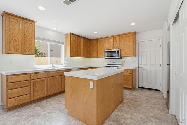 8355 Jade Coast, San Diego, CA 92126