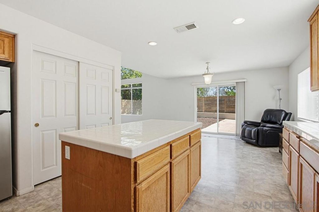 Image 13 of property listing at 8355 Jade Coast, San Diego, CA 92126