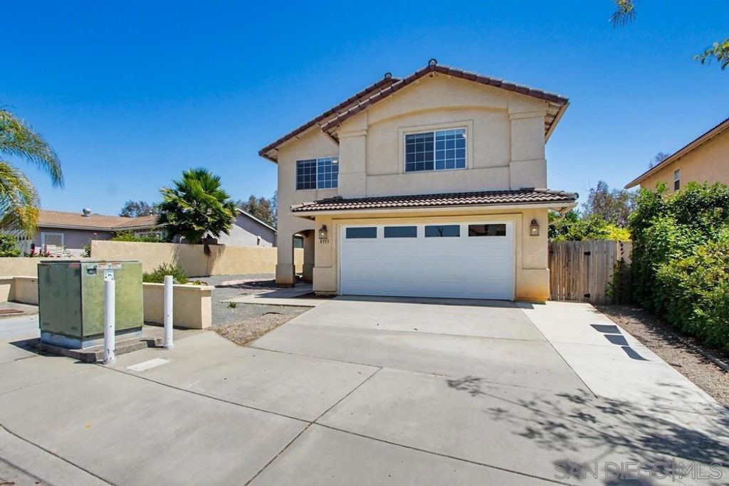 Image 2 of property listing at 8355 Jade Coast, San Diego, CA 92126