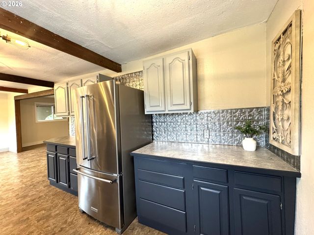 30703 Ne RAILROAD Ave, Yacolt, WA 98675