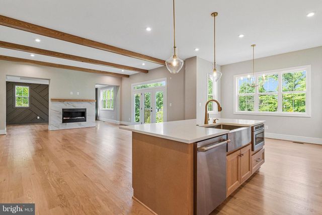 2300 MERIDIAN ST, Falls Church, VA 22046