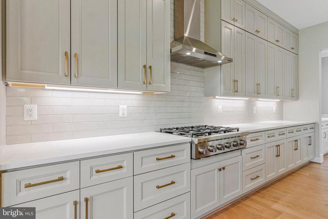 2300 MERIDIAN ST, Falls Church, VA 22046