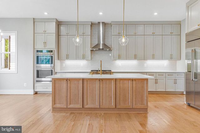 2300 MERIDIAN ST, Falls Church, VA 22046