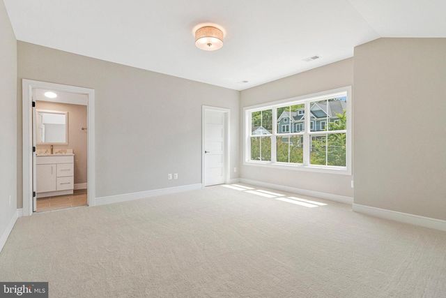 2300 MERIDIAN ST, Falls Church, VA 22046