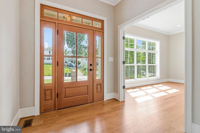 2300 MERIDIAN ST, Falls Church, VA 22046