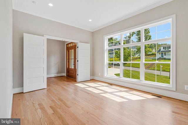 2300 MERIDIAN ST, Falls Church, VA 22046