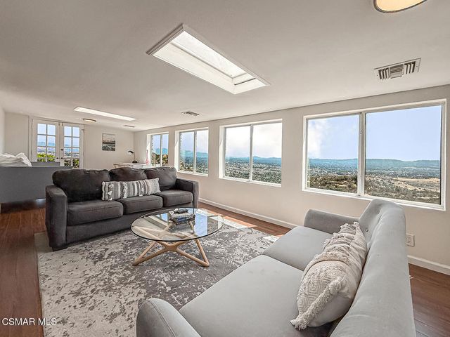 10200 Lilac Lane, Chatsworth, CA 91311