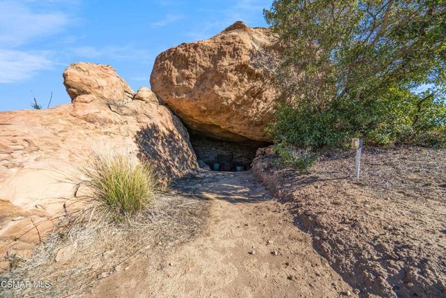 10200 Lilac Lane, Chatsworth, CA 91311