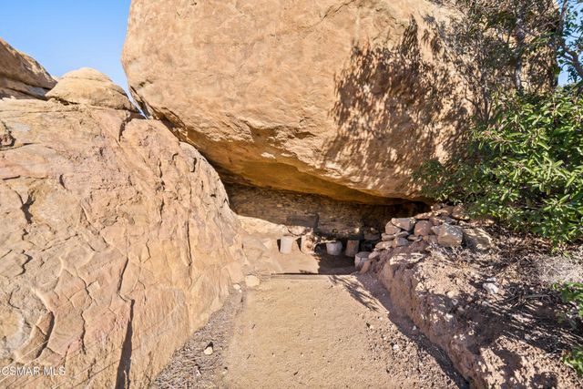 10200 Lilac Lane, Chatsworth, CA 91311