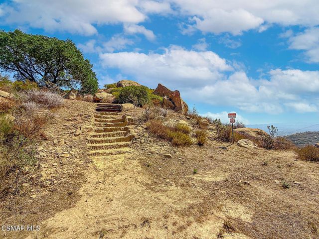 10200 Lilac Lane, Chatsworth, CA 91311