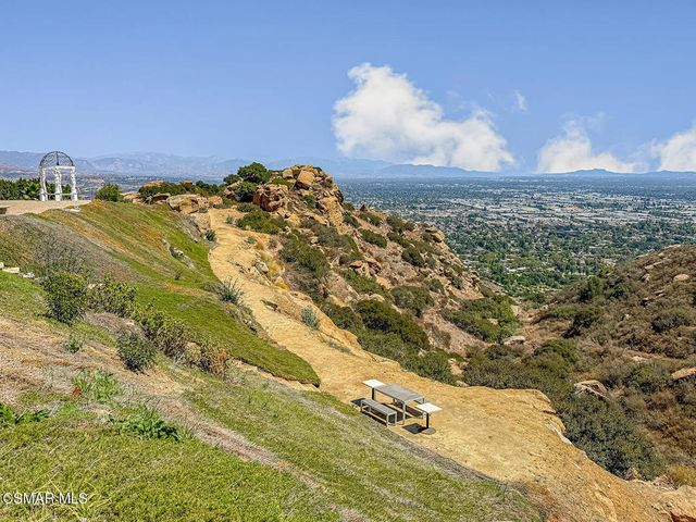 10200 Lilac Lane, Chatsworth, CA 91311