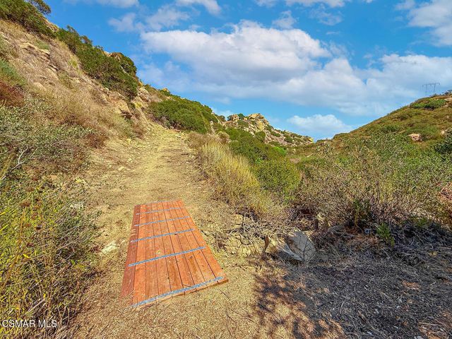 10200 Lilac Lane, Chatsworth, CA 91311