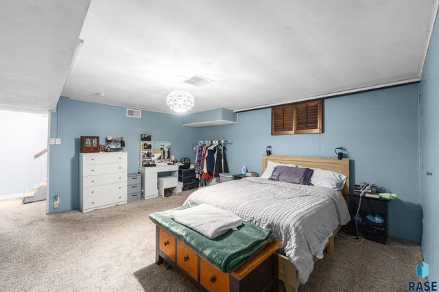 717 S Grange Ave Avenue, Sioux Falls, SD 57104