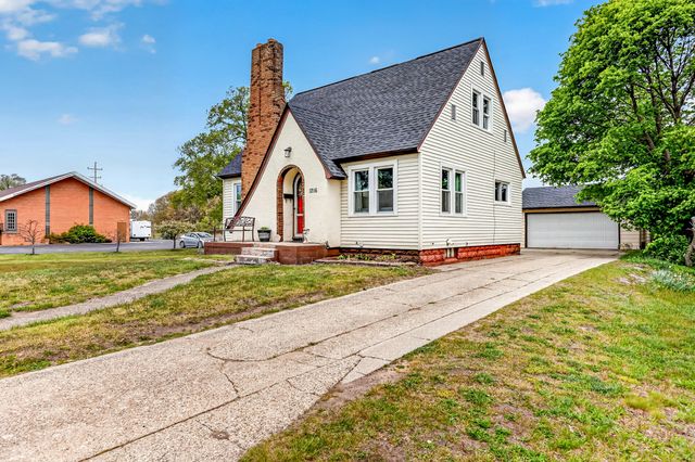 1216 W Broadway Avenue, Muskegon, MI 49441