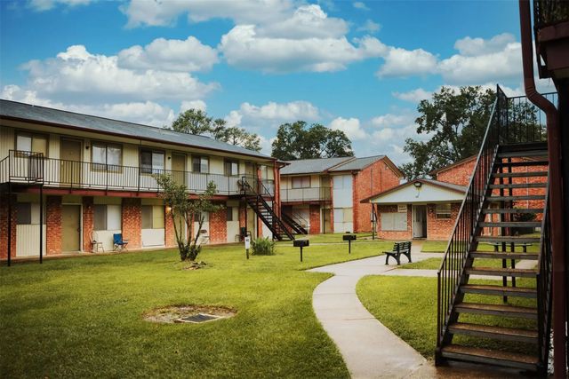 4422 Weaver Road 707, Houston, TX 77016