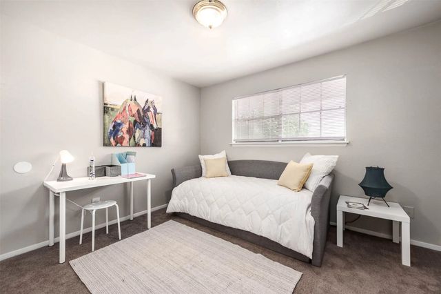 4422 Weaver Road 707, Houston, TX 77016