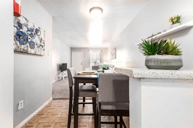 4422 Weaver Road 707, Houston, TX 77016