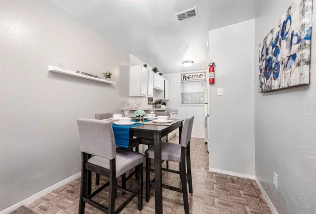 4422 Weaver Road 707, Houston, TX 77016