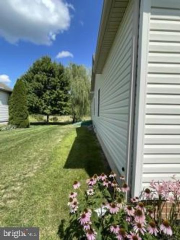 49 LAURA LN, Gettysburg, PA 17325