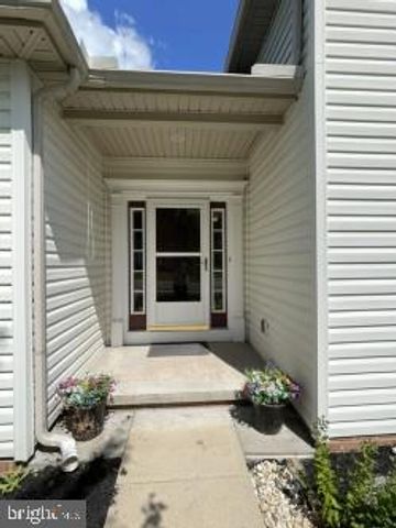 49 LAURA LN, Gettysburg, PA 17325