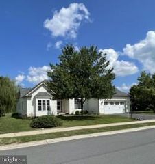 49 LAURA LN, Gettysburg, PA 17325