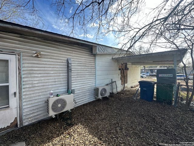 343 E Vestal, San Antonio, TX 78221