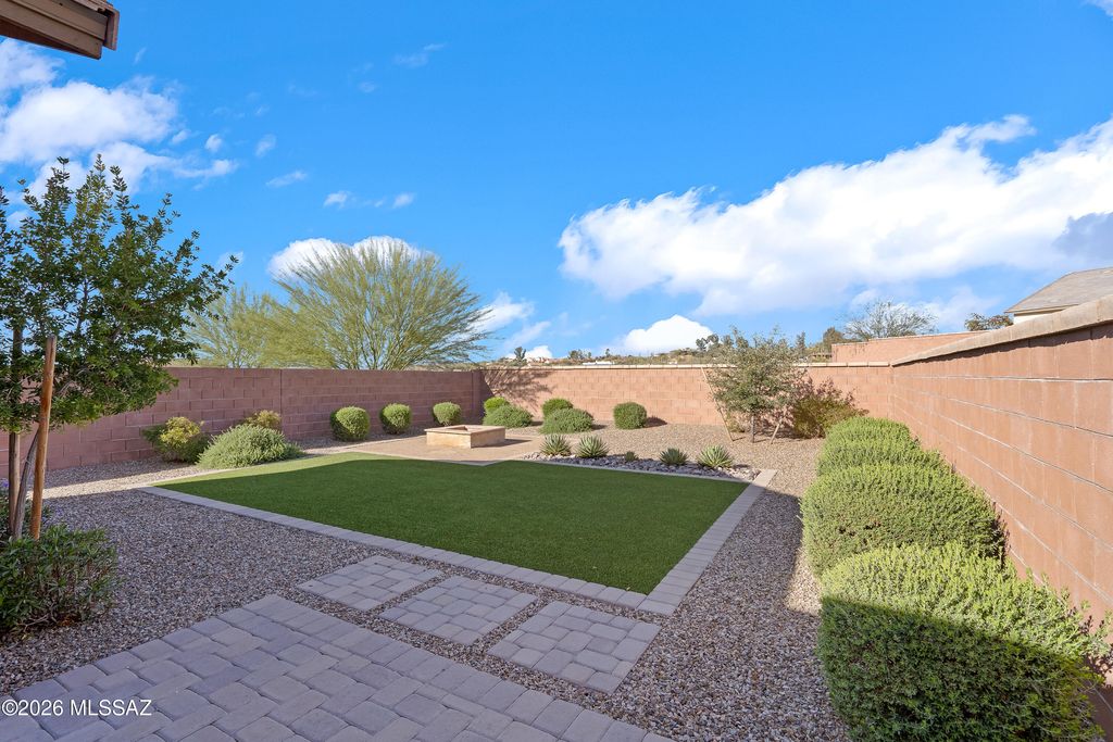 9385 N Agave Gold Road, Tucson, AZ 85742
