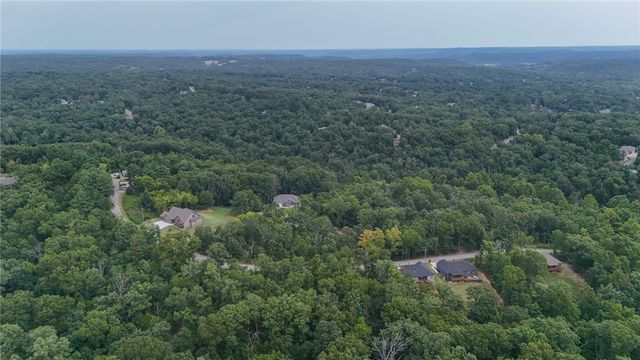 Salen Lane, Bella Vista, AR 72715