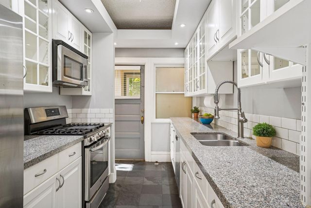 4104 Bryant Avenue S 202, Minneapolis, MN 55409