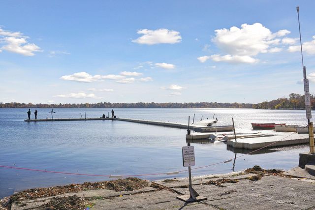 4104 Bryant Avenue S 202, Minneapolis, MN 55409