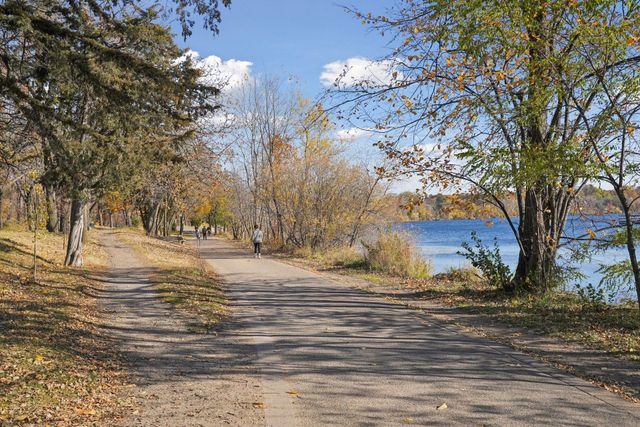 4104 Bryant Avenue S 202, Minneapolis, MN 55409