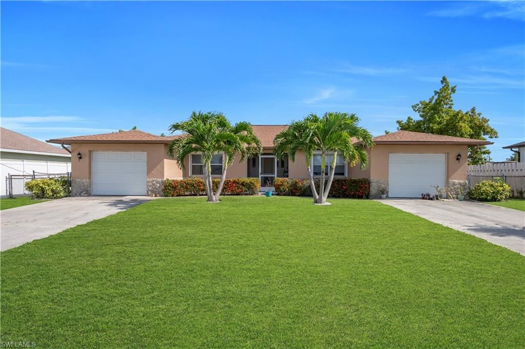 Image 28 of property listing at 836 Trafalgar PKWY, Cape Coral, FL 33991