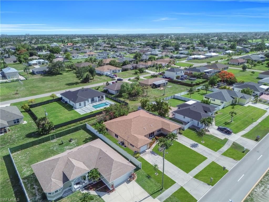 Image 31 of property listing at 836 Trafalgar PKWY, Cape Coral, FL 33991