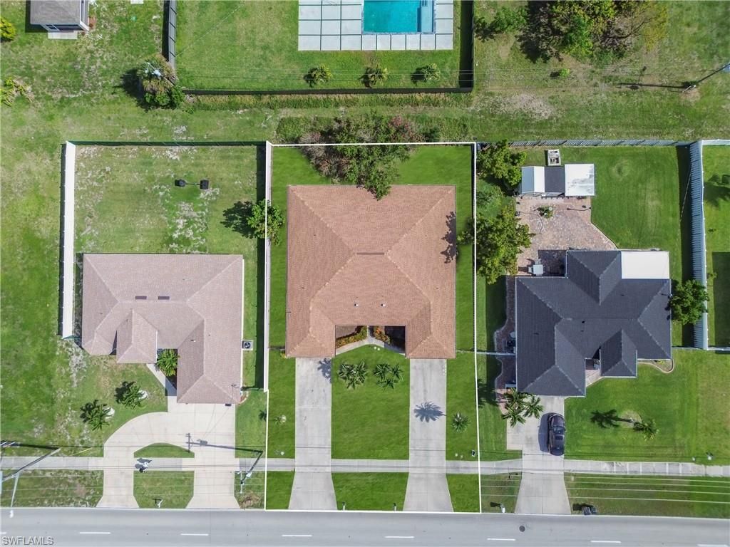 Image 33 of property listing at 836 Trafalgar PKWY, Cape Coral, FL 33991