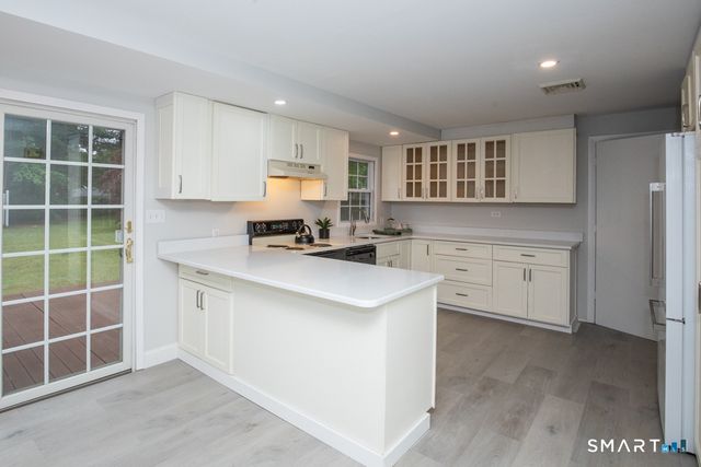 36 Jamestown Circle, Wallingford, CT 06492