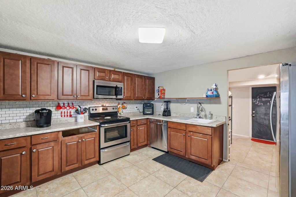 444 W HESS Avenue, Coolidge, AZ 85128 — photo 5