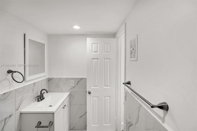 4335 NW South Tamiami Canal Dr 304, Miami, FL 33126