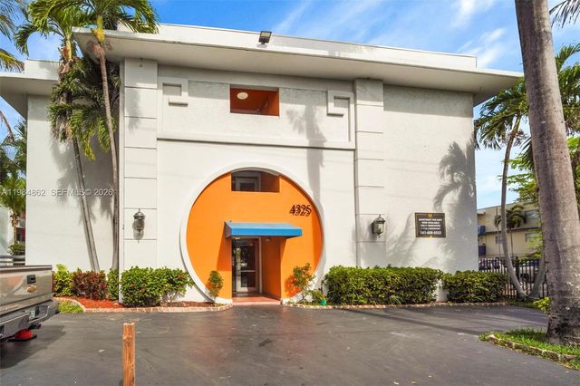 4335 NW South Tamiami Canal Dr 304, Miami, FL 33126