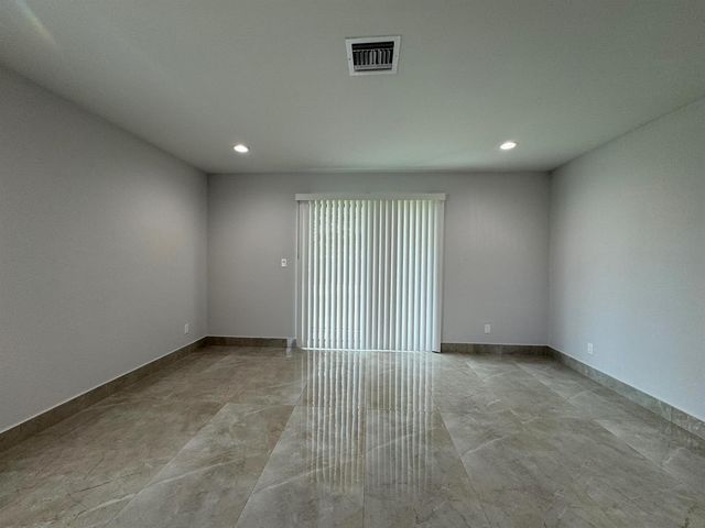 400 NE 30th Street 2, Pompano Beach, FL 33064