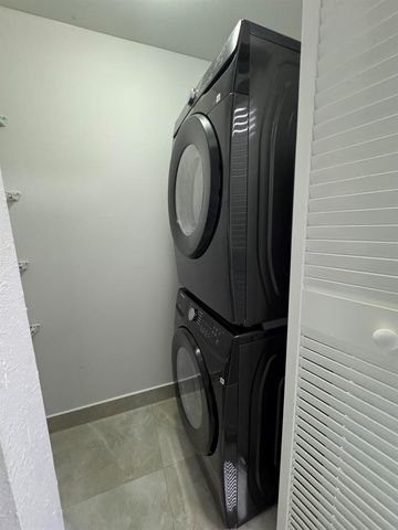 400 NE 30th Street 2, Pompano Beach, FL 33064
