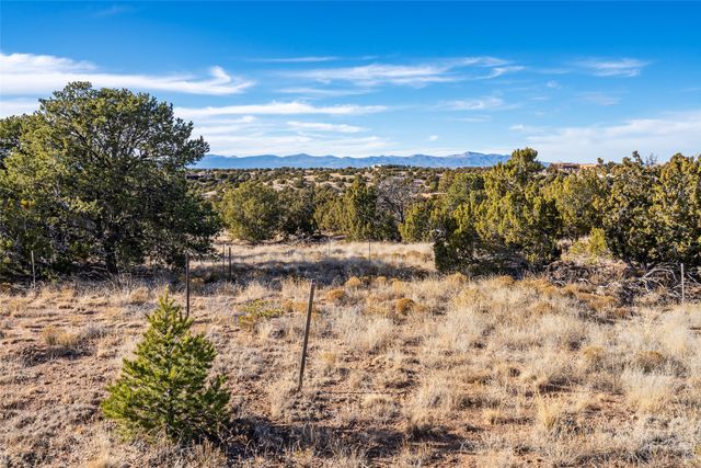 27 Gwendolyn, Santa Fe, NM 87506