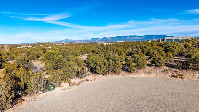 27 Gwendolyn, Santa Fe, NM 87506