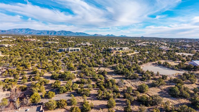 27 Gwendolyn, Santa Fe, NM 87506