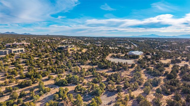 27 Gwendolyn, Santa Fe, NM 87506