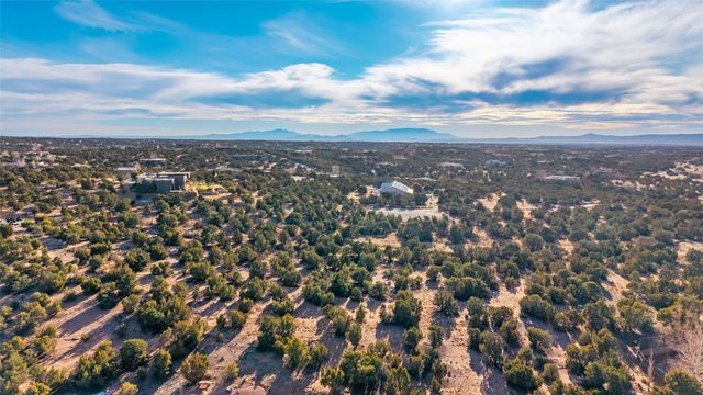 27 Gwendolyn, Santa Fe, NM 87506