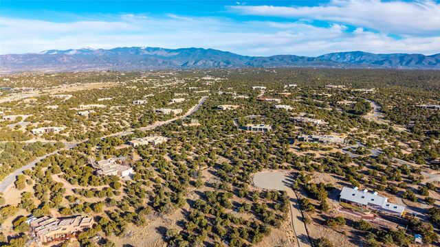 27 Gwendolyn, Santa Fe, NM 87506