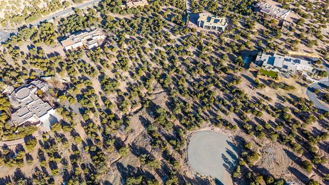 27 Gwendolyn, Santa Fe, NM 87506