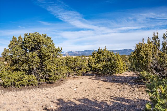 27 Gwendolyn, Santa Fe, NM 87506