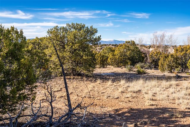 27 Gwendolyn, Santa Fe, NM 87506