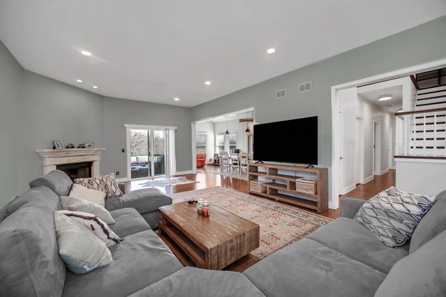 0N745 Bartelt Road, Geneva, IL 60134
